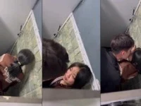 Cặp đôi đi họp lớp lén làm tình ở wc