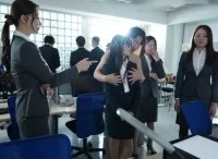 Chiếc thẻ đen dừng thời gian, thanh niên có được ước mơ của bao dâm thủ