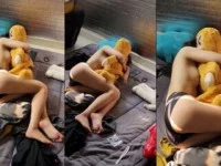 em mặc đồ hớ hênh quá vậy