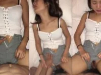 Em qua nhà chơi mà không thèm mạc quần lót kéo sang chơi luôn