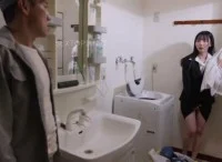 Qua nhà sếp tổng sửa dùm cái máy giặt thì thấy con gái ông ấy ngon quá